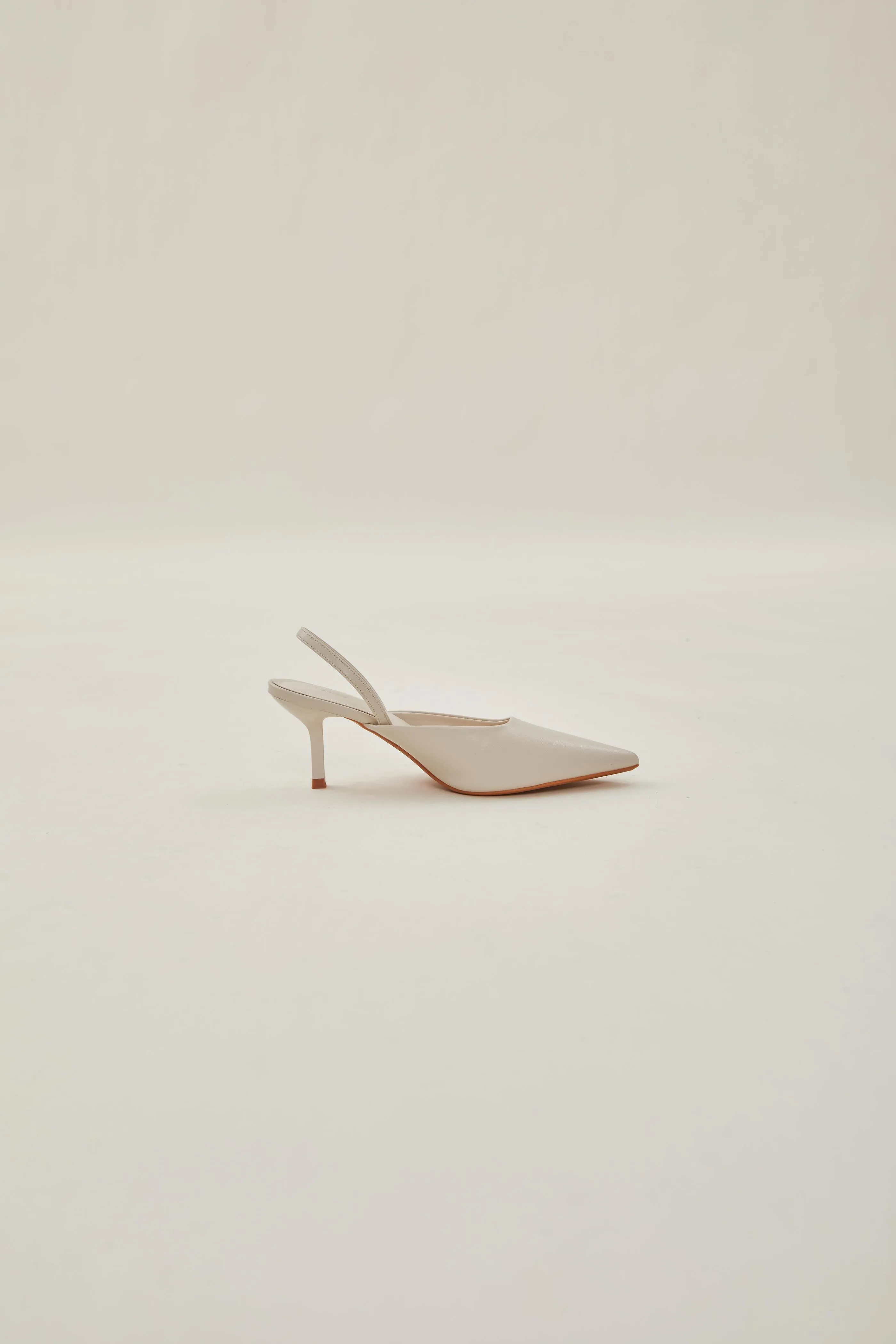 Emy Pointed Heels in Off White