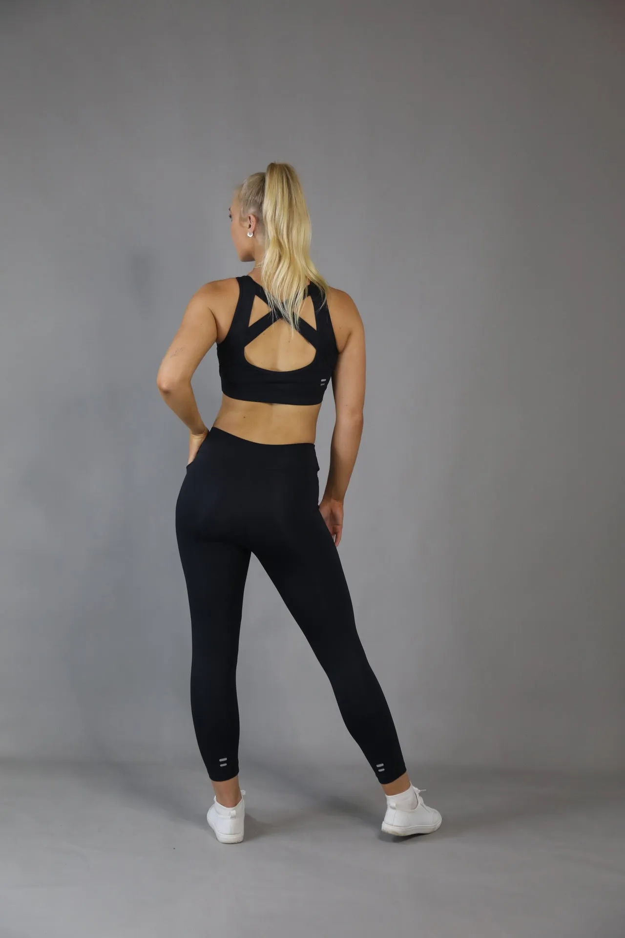 Perform Mid Waist 7/8 - Black