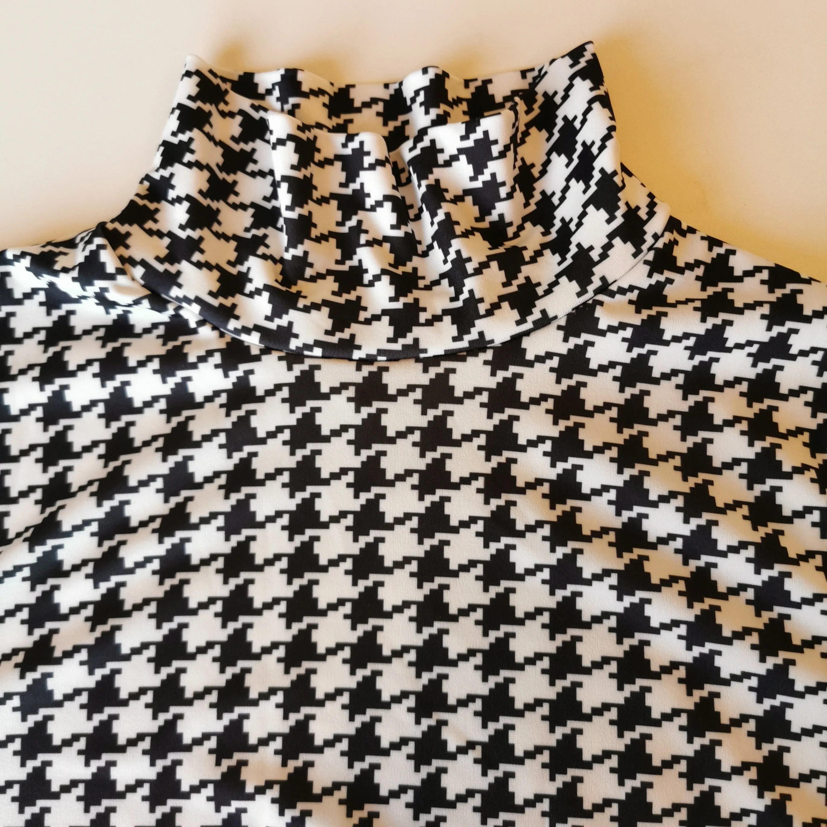 Turtleneck Long Sleeve Houndstooth T-Shirt