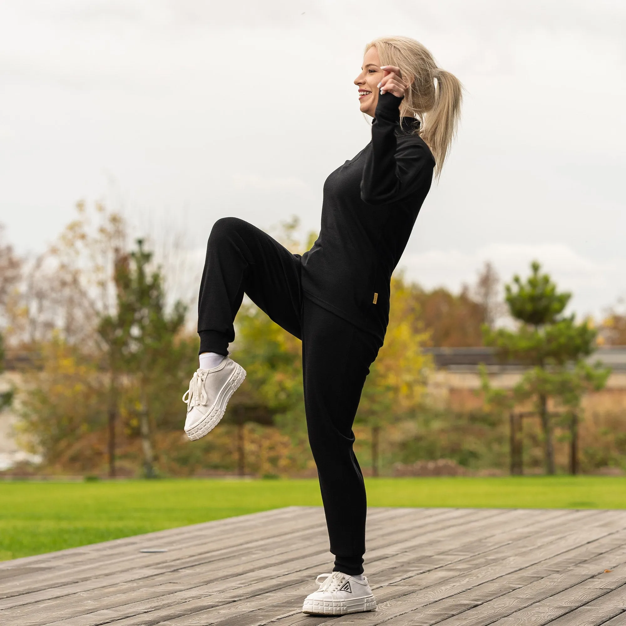 Women's 250 Zip Neck Top Black
